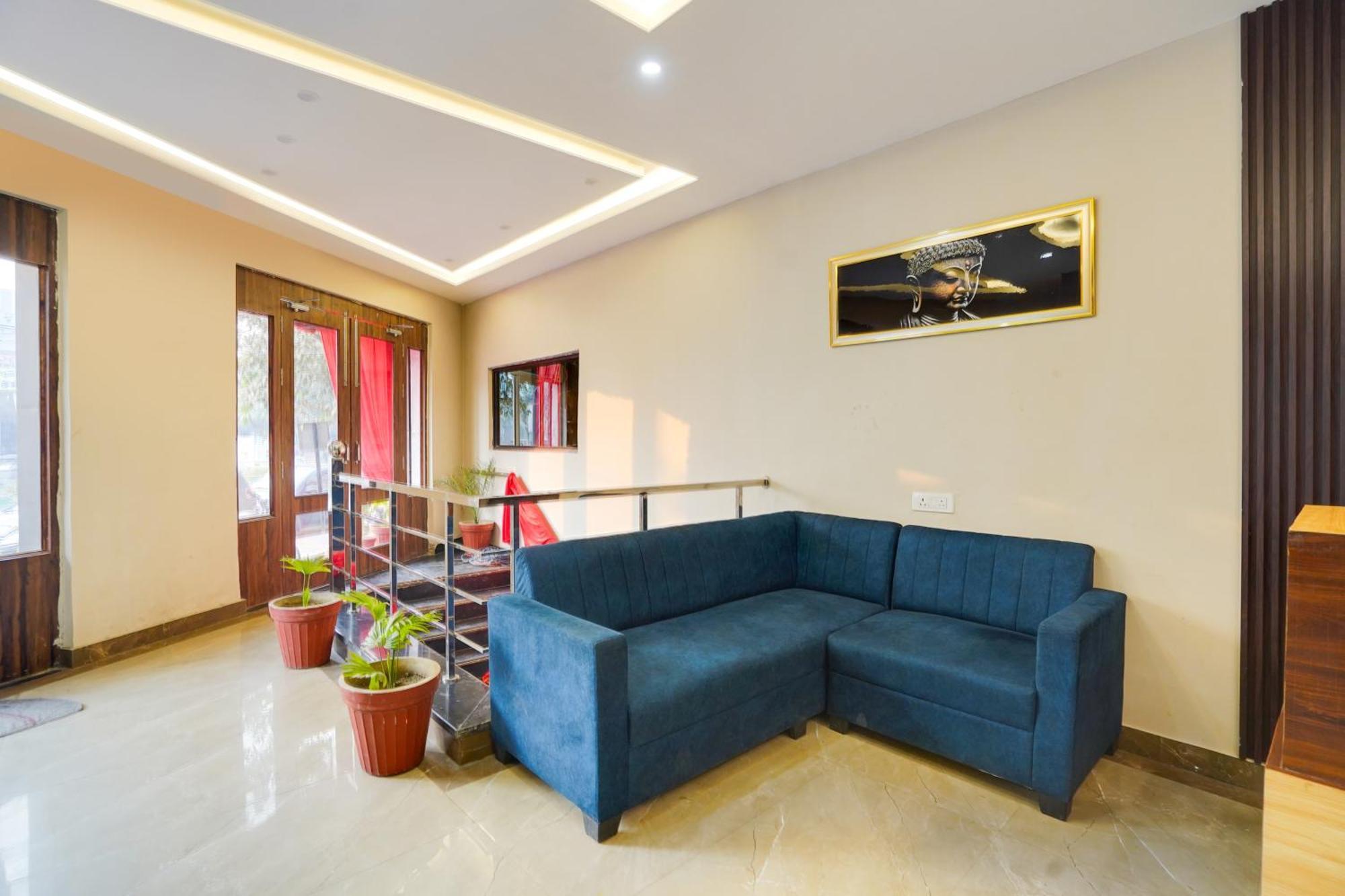 ホテル Super Townhouse The Royal Casa ガーズィヤーバード エクステリア 写真