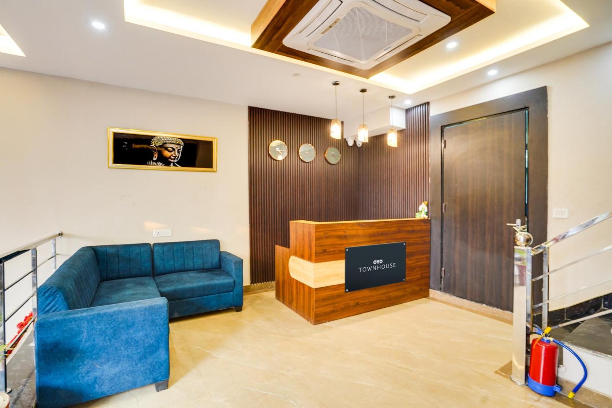 ホテル Super Townhouse The Royal Casa ガーズィヤーバード エクステリア 写真