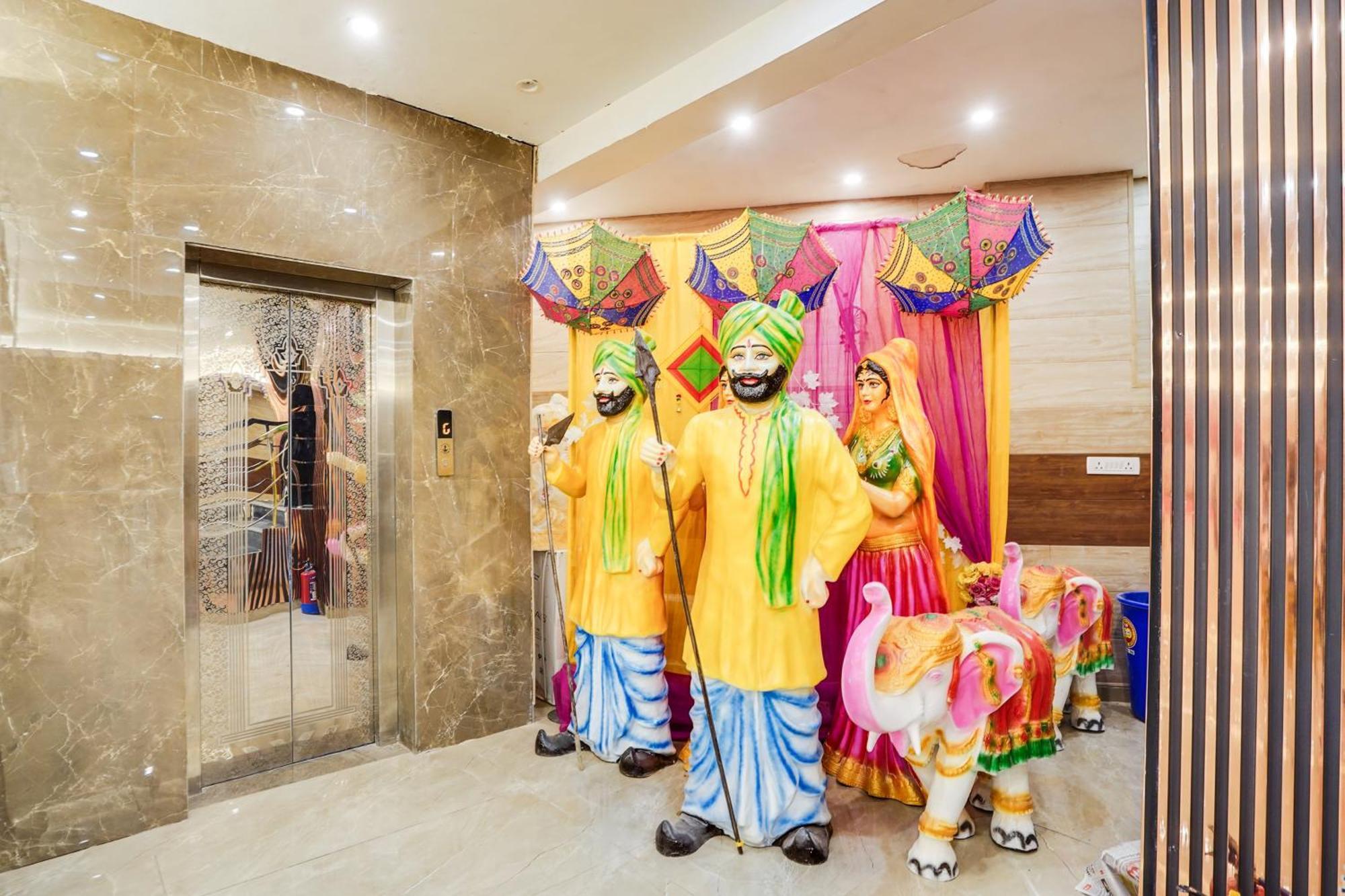 ホテル Super Townhouse The Royal Casa ガーズィヤーバード エクステリア 写真