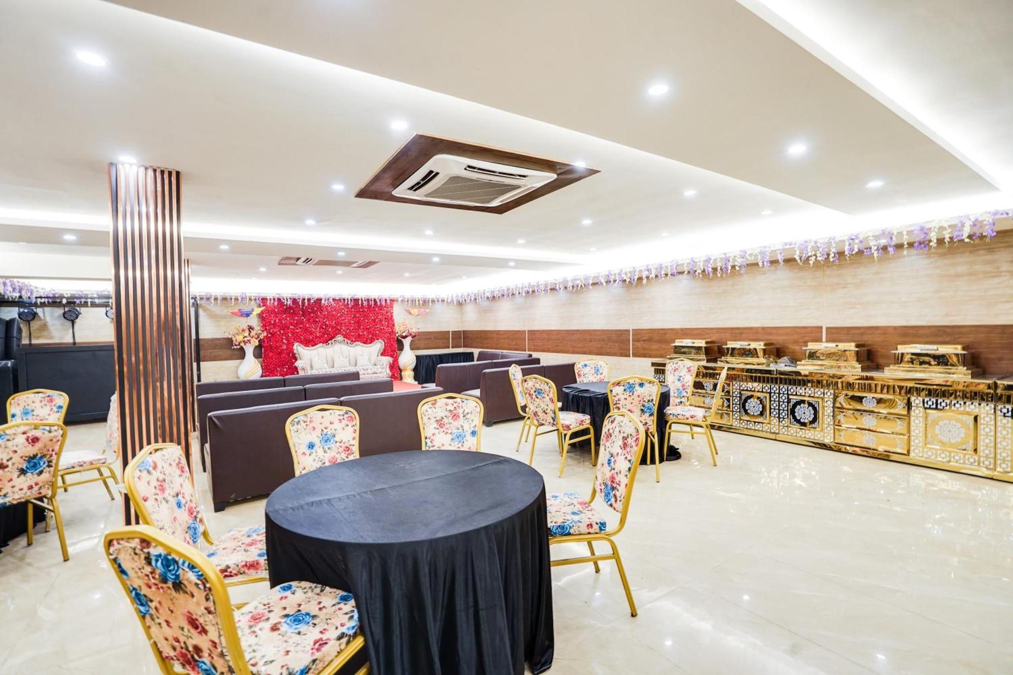 ホテル Super Townhouse The Royal Casa ガーズィヤーバード エクステリア 写真