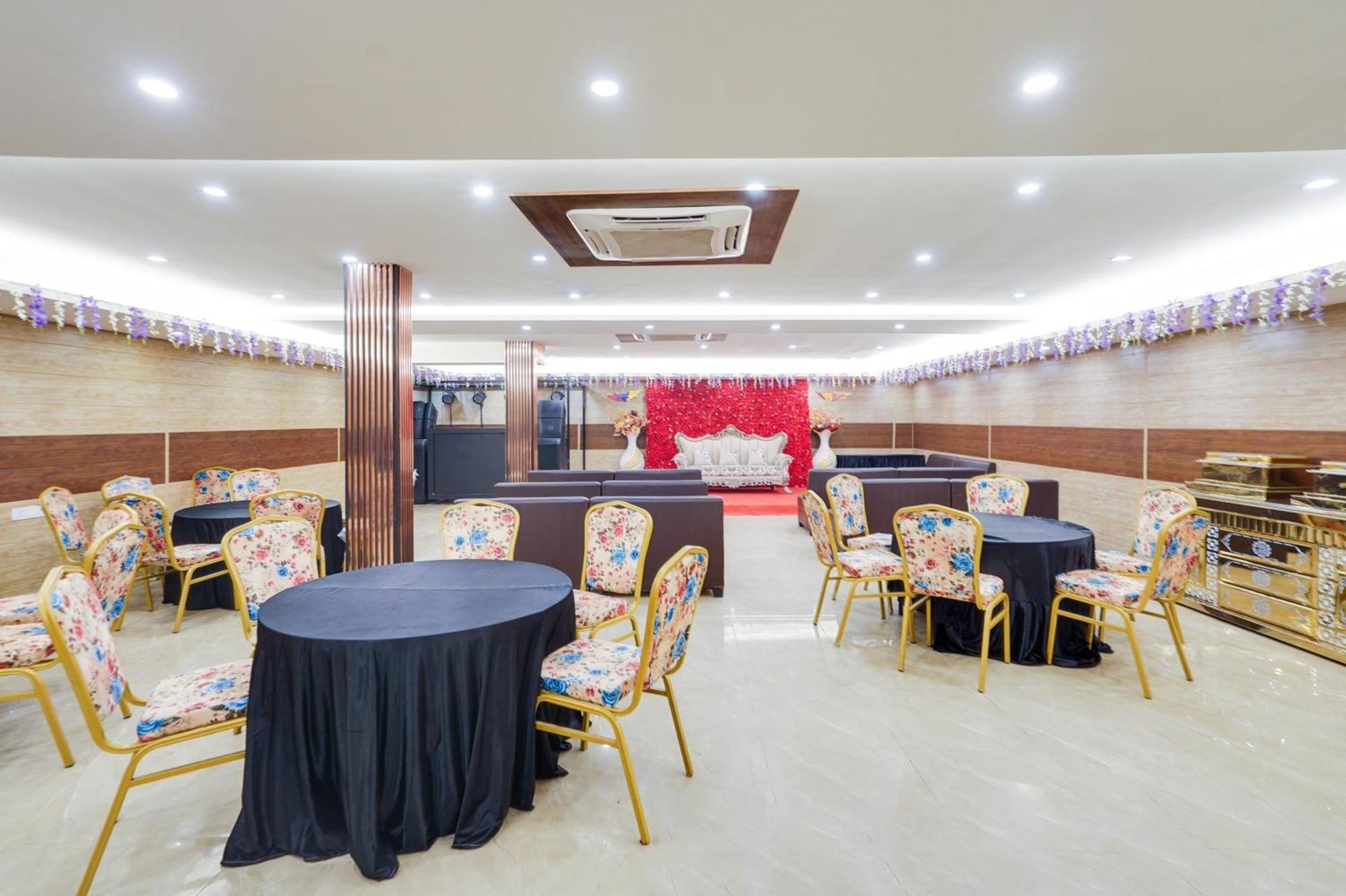 ホテル Super Townhouse The Royal Casa ガーズィヤーバード エクステリア 写真